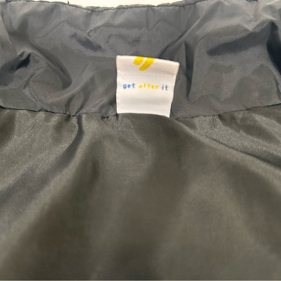 2 for$15 Old Navy Cropped Quilted Girl’s Vest - Picture 7 of 12